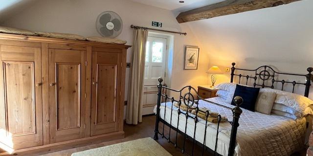 Billys Bothy Bedroom 4 double with single sofa bed, en suite , beautifully furnished