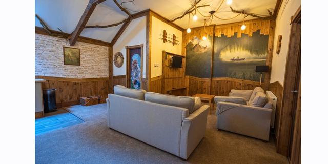 Willows Gullivers 1 lounge NEW